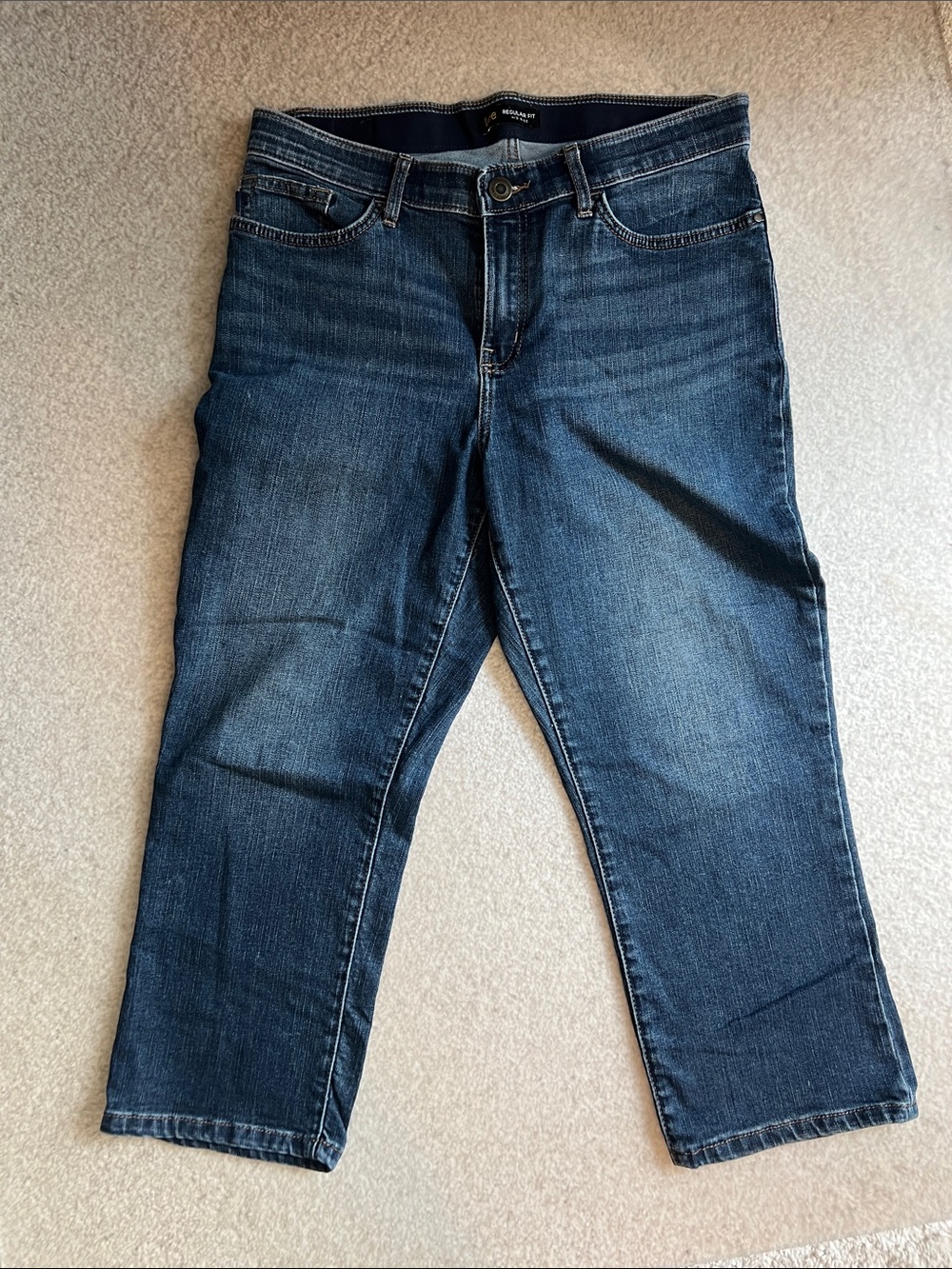 Lee Women’s Cropped Jeans in Dark Blue Wash